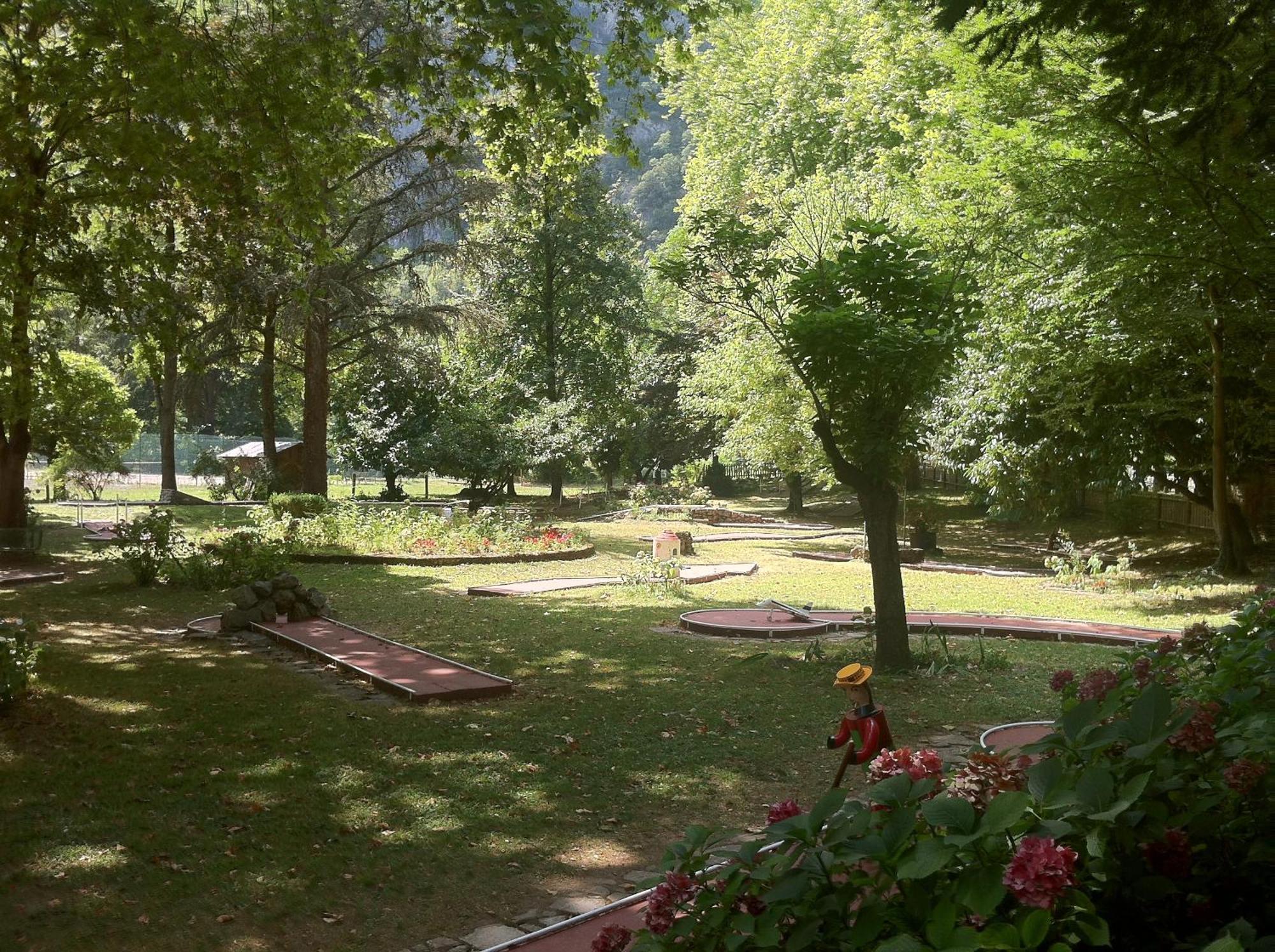 Residence Thermale Du Parc Ornolac-Ussat-les-Bains Екстериор снимка